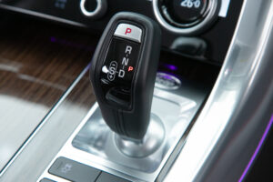 レンジローバースポーツ HSE (ディーゼル 300PS) 4WD