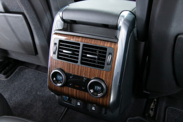 レンジローバースポーツ HSE (ディーゼル 300PS) 4WD