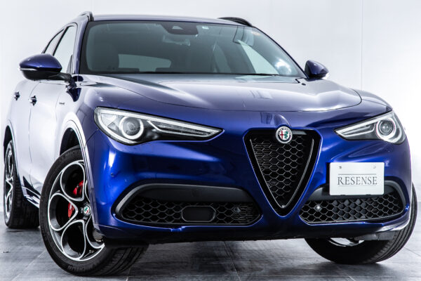 ステルヴィオ  2.0 ターボ Q4 ヴェローチェ 4WD
