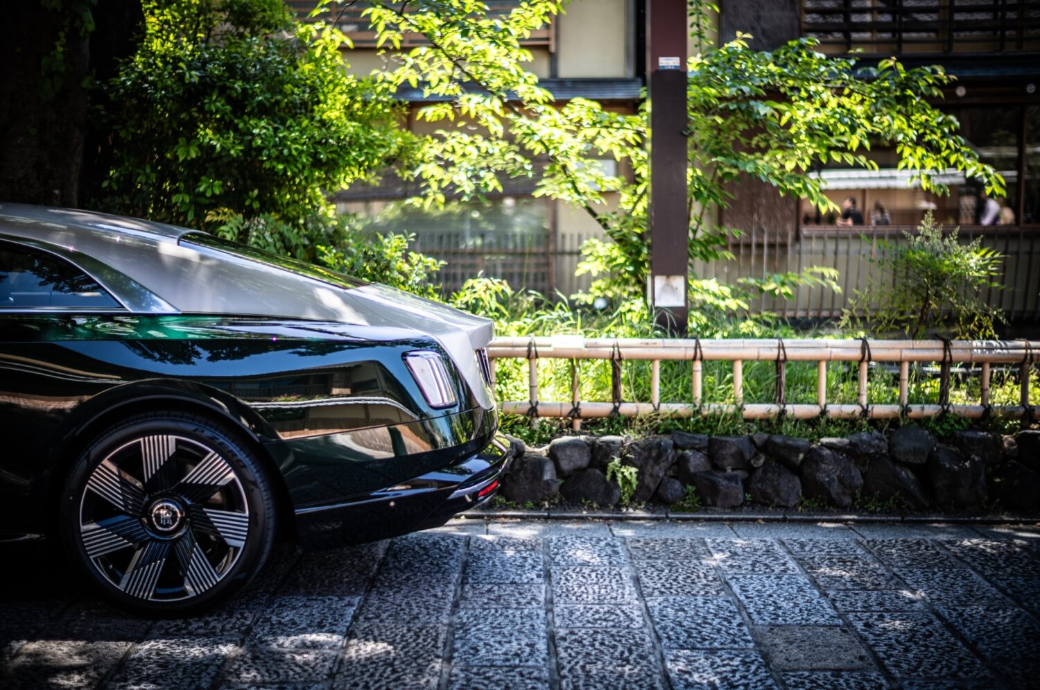 ロールス・ロイス・スペクター（4WD）ゴーストではない、もうひとつの幽霊（中編）