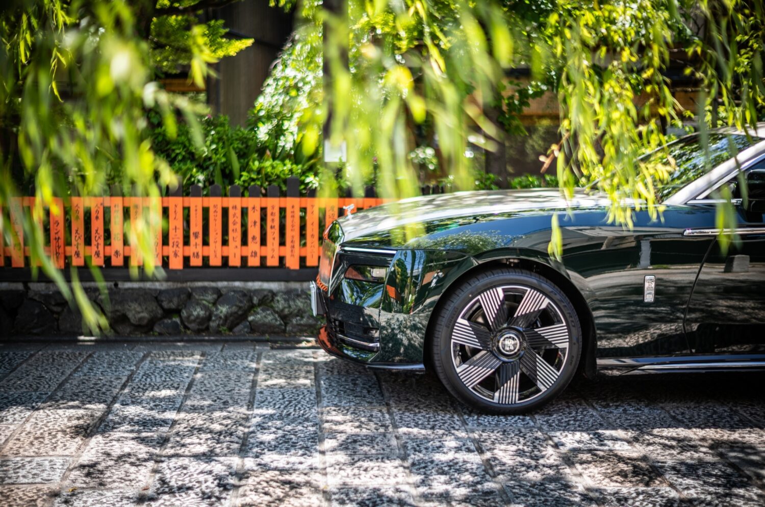 ロールス・ロイス・スペクター（4WD）ゴーストではない、もうひとつの幽霊（前編）