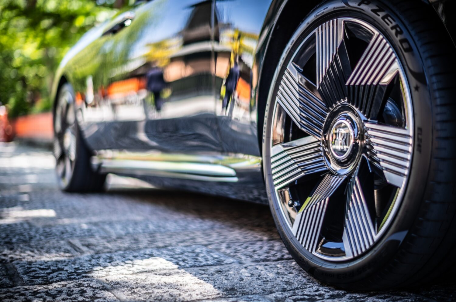 ロールス・ロイス・スペクター（4WD）ゴーストではない、もうひとつの幽霊（前編）