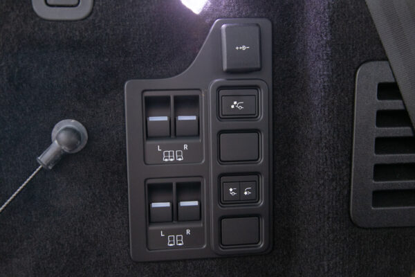 ディスカバリー R-Dynamic HSE D300 4WD