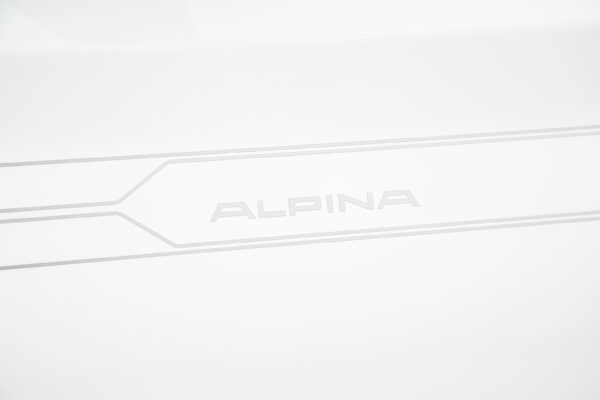 XD4 アルラット 4WD