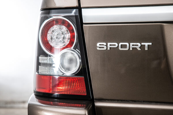 レンジローバー スポーツ 5.0 V8 スーパーチャージド 4WD