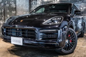 カイエンクーペ GTS Tip-S Rセンターシート 4WD