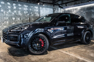 カイエンクーペ GTS Tip-S Rセンターシート 4WD
