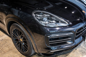 カイエンクーペ GTS Tip-S Rセンターシート 4WD