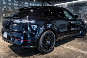 カイエンクーペ GTS Tip-S Rセンターシート 4WD