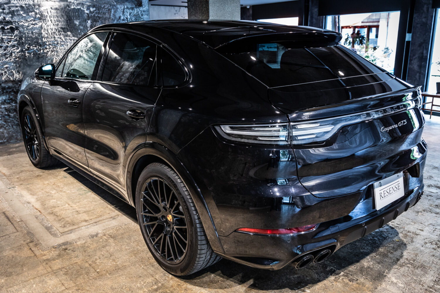 カイエンクーペ GTS Tip-S Rセンターシート 4WD