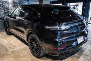 カイエンクーペ GTS Tip-S Rセンターシート 4WD