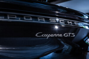 カイエンクーペ GTS Tip-S Rセンターシート 4WD