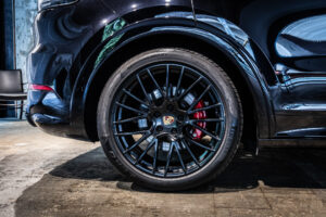 カイエンクーペ GTS Tip-S Rセンターシート 4WD