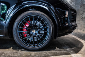 カイエンクーペ GTS Tip-S Rセンターシート 4WD