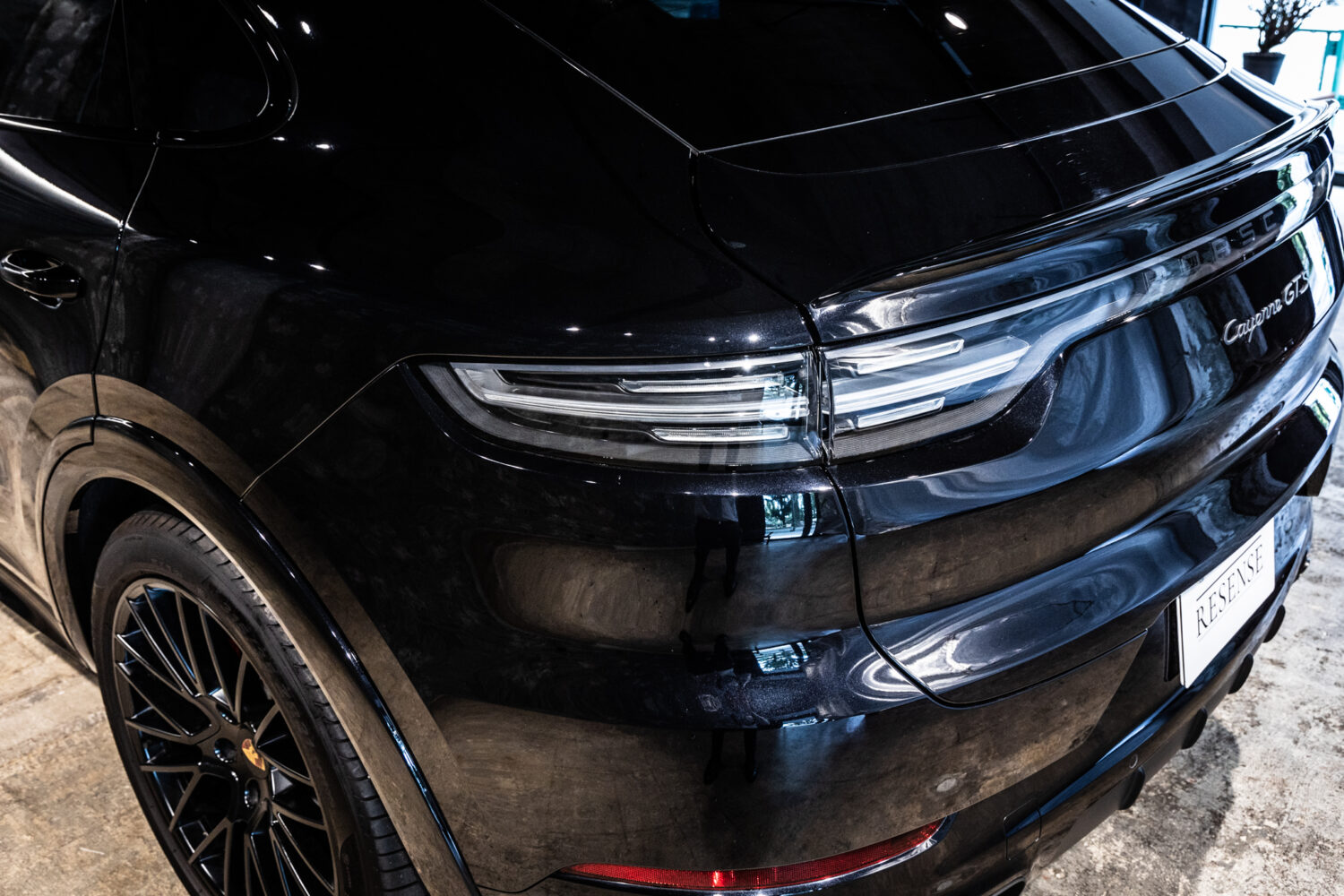 カイエンクーペ GTS Tip-S Rセンターシート 4WD