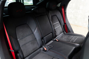 カイエンクーペ GTS Tip-S Rセンターシート 4WD