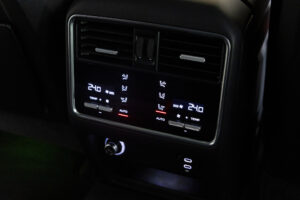 カイエンクーペ GTS Tip-S Rセンターシート 4WD