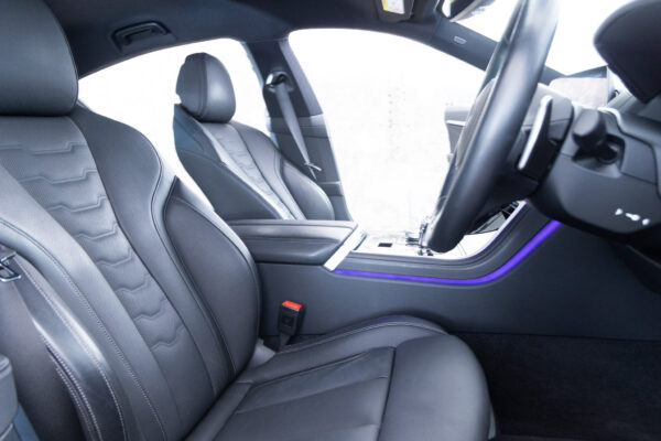 8シリーズ M850i グランクーペ Xドライブ 4WD