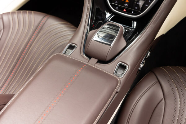 DB11ヴォランテ V8