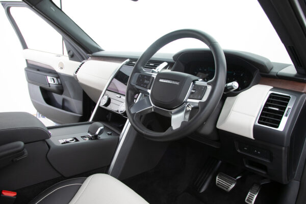 ディスカバリー R-Dynamic HSE D300 4WD