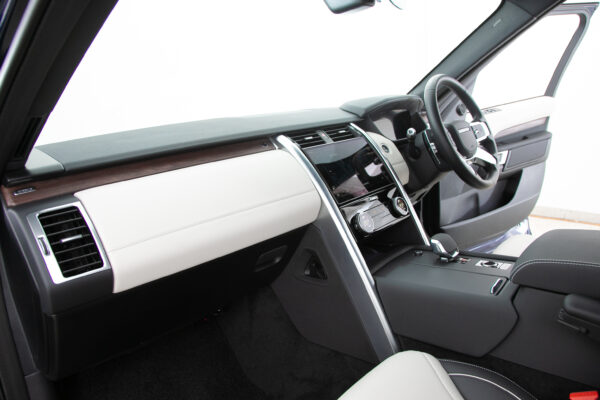 ディスカバリー R-Dynamic HSE D300 4WD