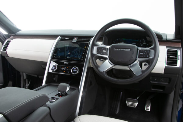 ディスカバリー R-Dynamic HSE D300 4WD