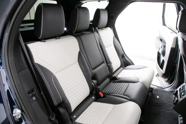 ディスカバリー R-Dynamic HSE D300 4WD