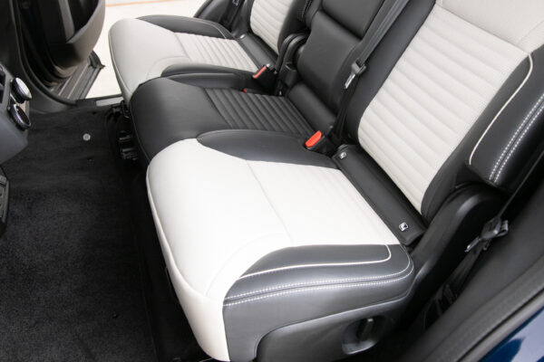 ディスカバリー R-Dynamic HSE D300 4WD