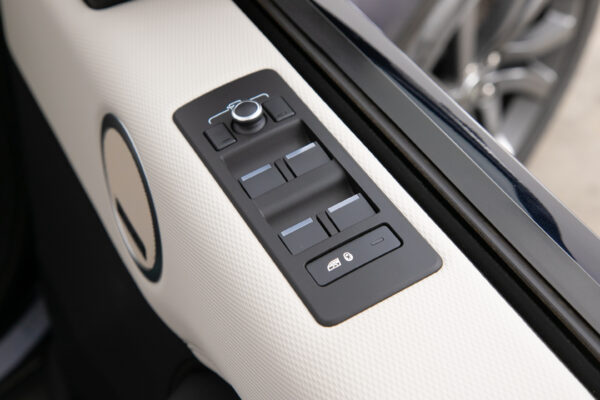 ディスカバリー R-Dynamic HSE D300 4WD