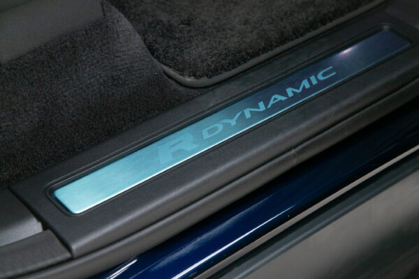 ディスカバリー R-Dynamic HSE D300 4WD
