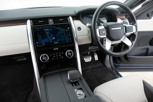 ディスカバリー R-Dynamic HSE D300 4WD