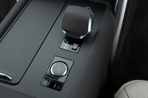 ディスカバリー R-Dynamic HSE D300 4WD