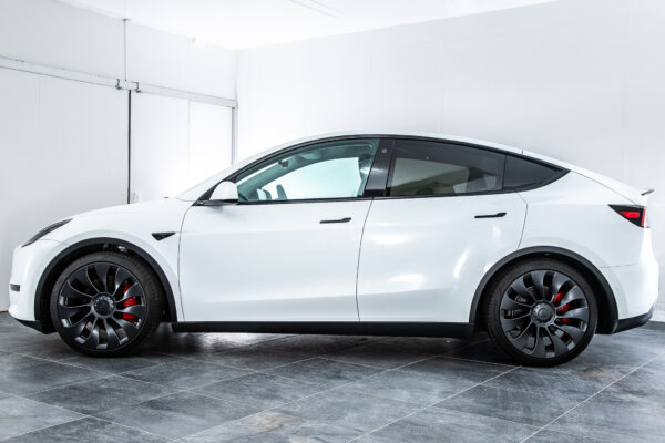 モデルY AWD パフォーマンス