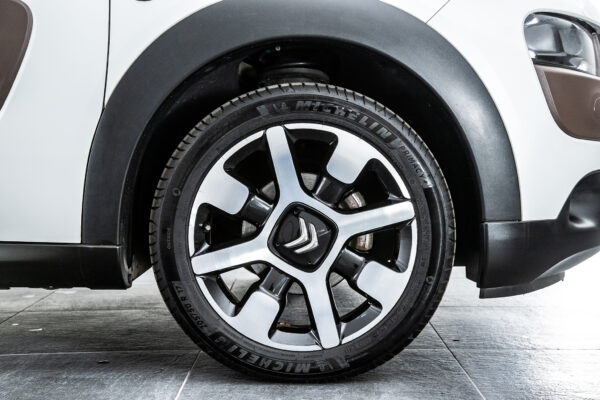 C4 カクタス 1.2 200台限定車