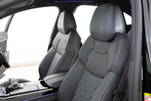 A8 55TFSI クワトロ 4WD