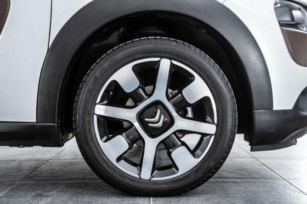 C4 カクタス 1.2 200台限定車