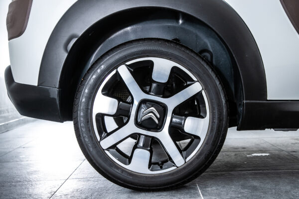 C4 カクタス 1.2 200台限定車