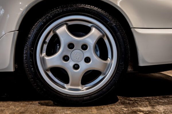 911カレラ4 4WD