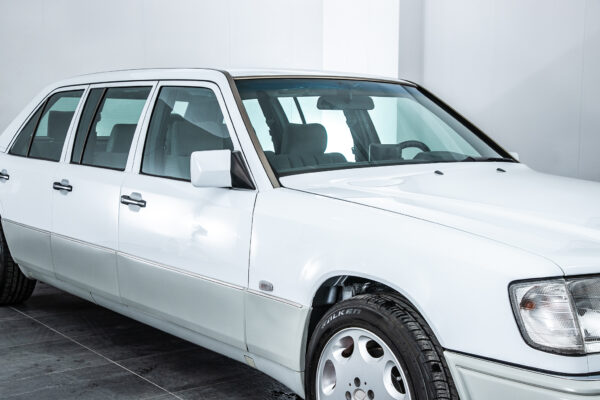 260E ロングホイールベース 6D リムジン