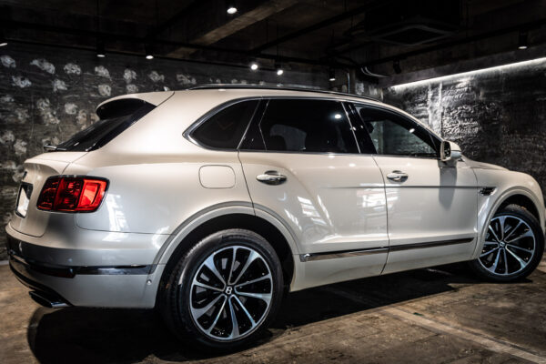 ベンテイガ 6.0 4WD 左H