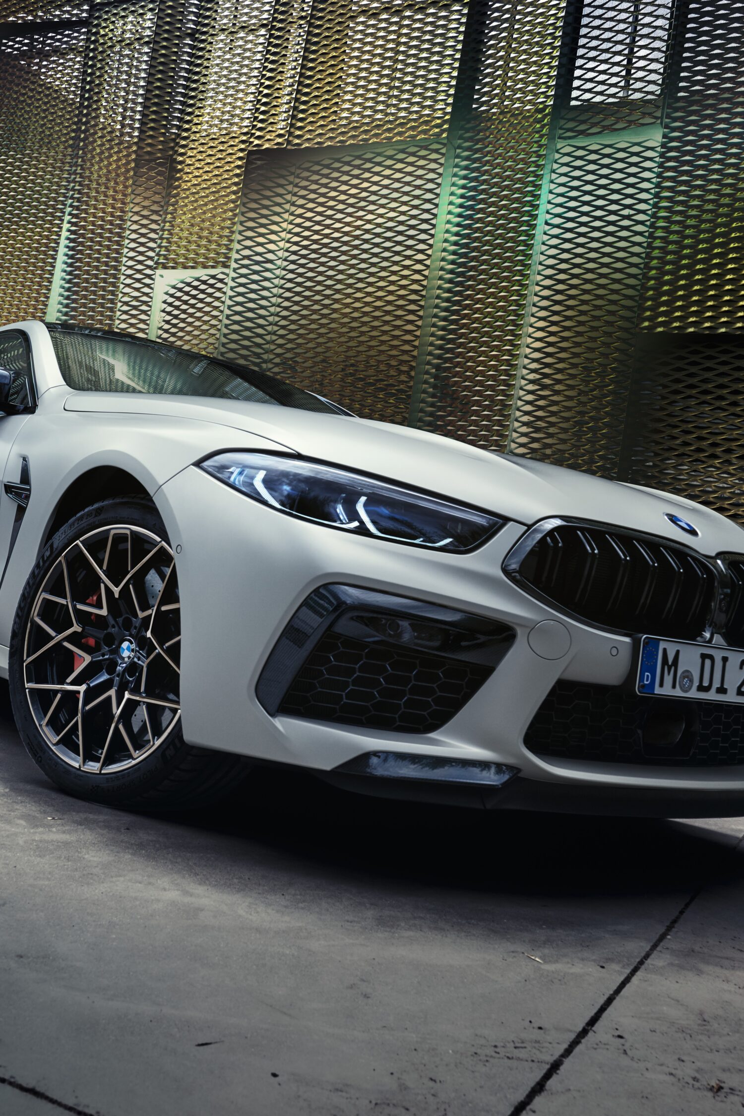 BMWはM8コンペティションM xドライブのクーペ/グランクーペ/カブリオレの各モデルに限定車「ザ・ファイナル・エディション」を発売。合計で8台の日本導入だ。