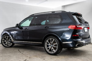 X7 M50i 4WD