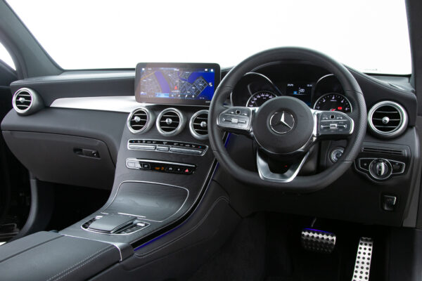 GLC 220d クーペ 4マチック AMGライン