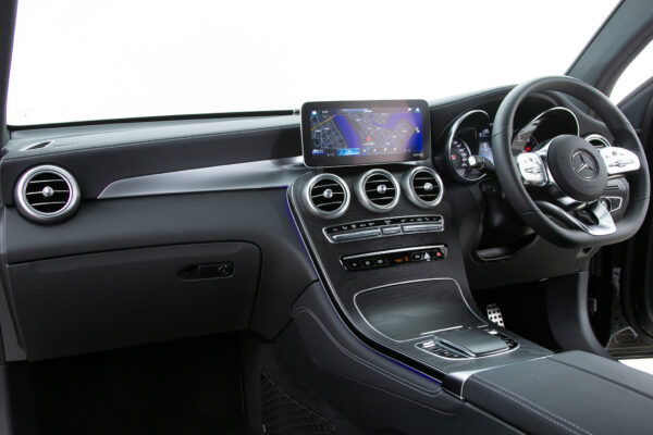 GLC 220d クーペ 4マチック AMGライン