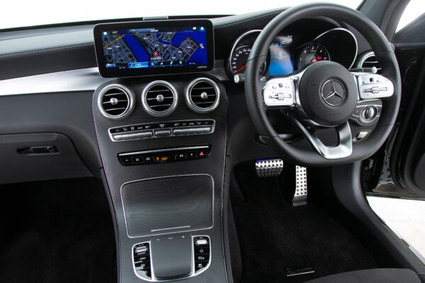 GLC 220d クーペ 4マチック AMGライン