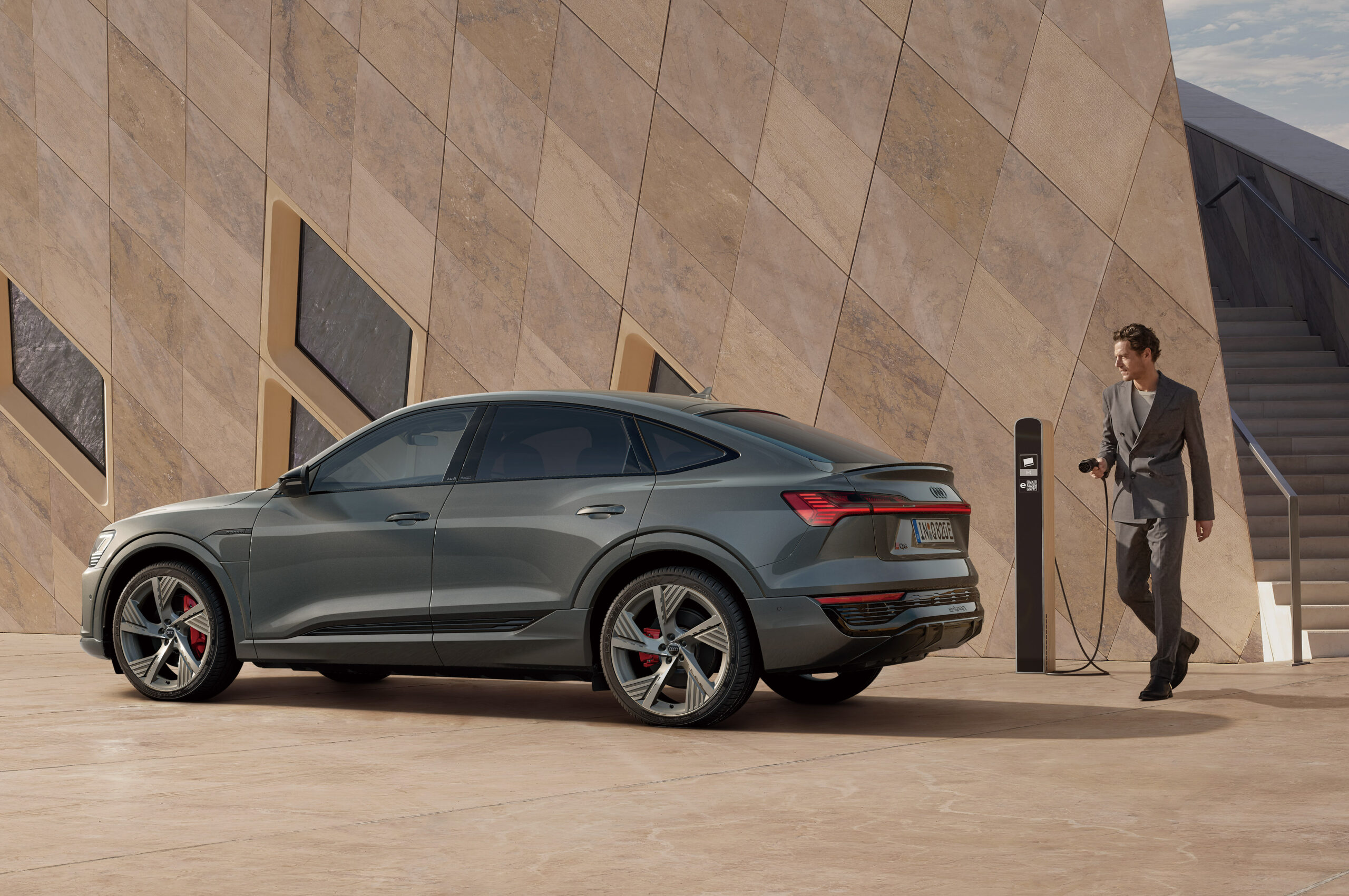 Audi-Q8-e-