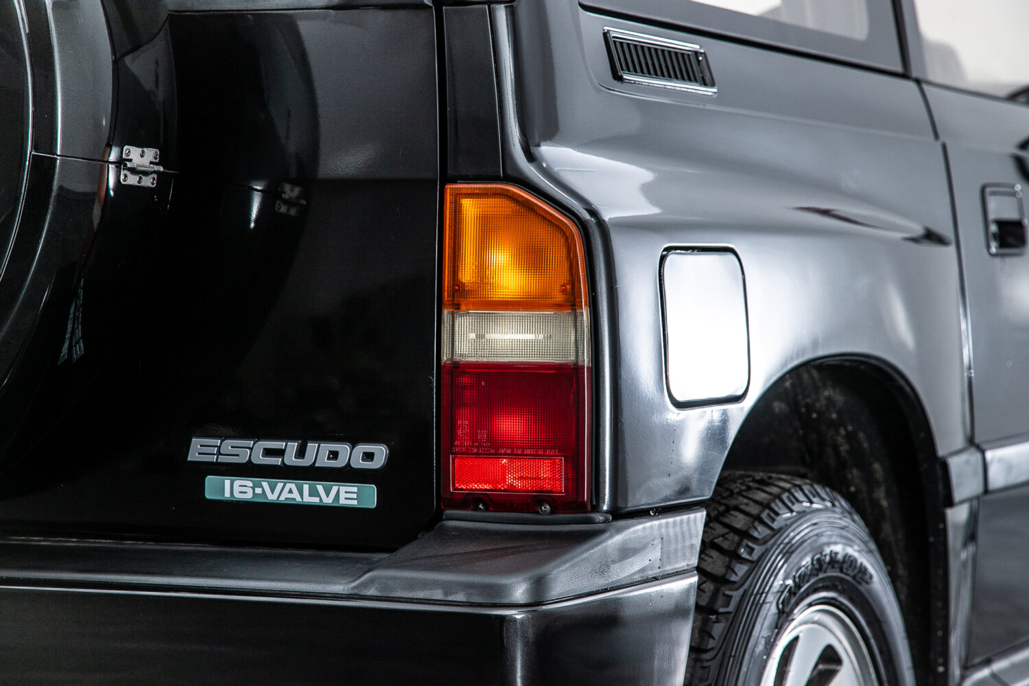 エスクード 3ドア 1.6 ハードトップ GリミテッドⅢ 4WD