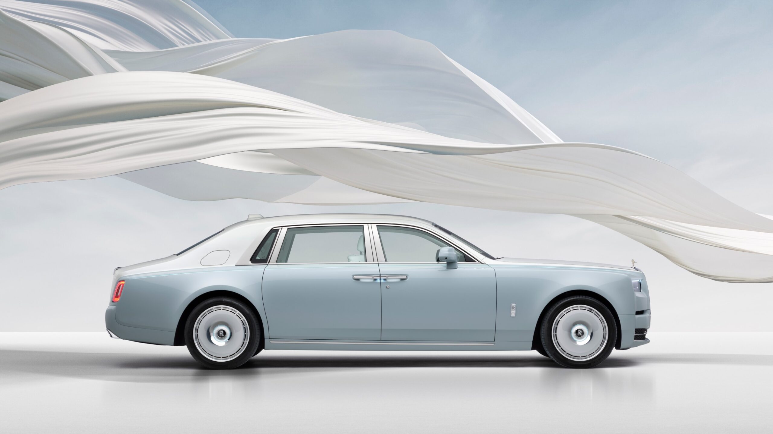 Rolls-Royce-Phantom-Scintilla-