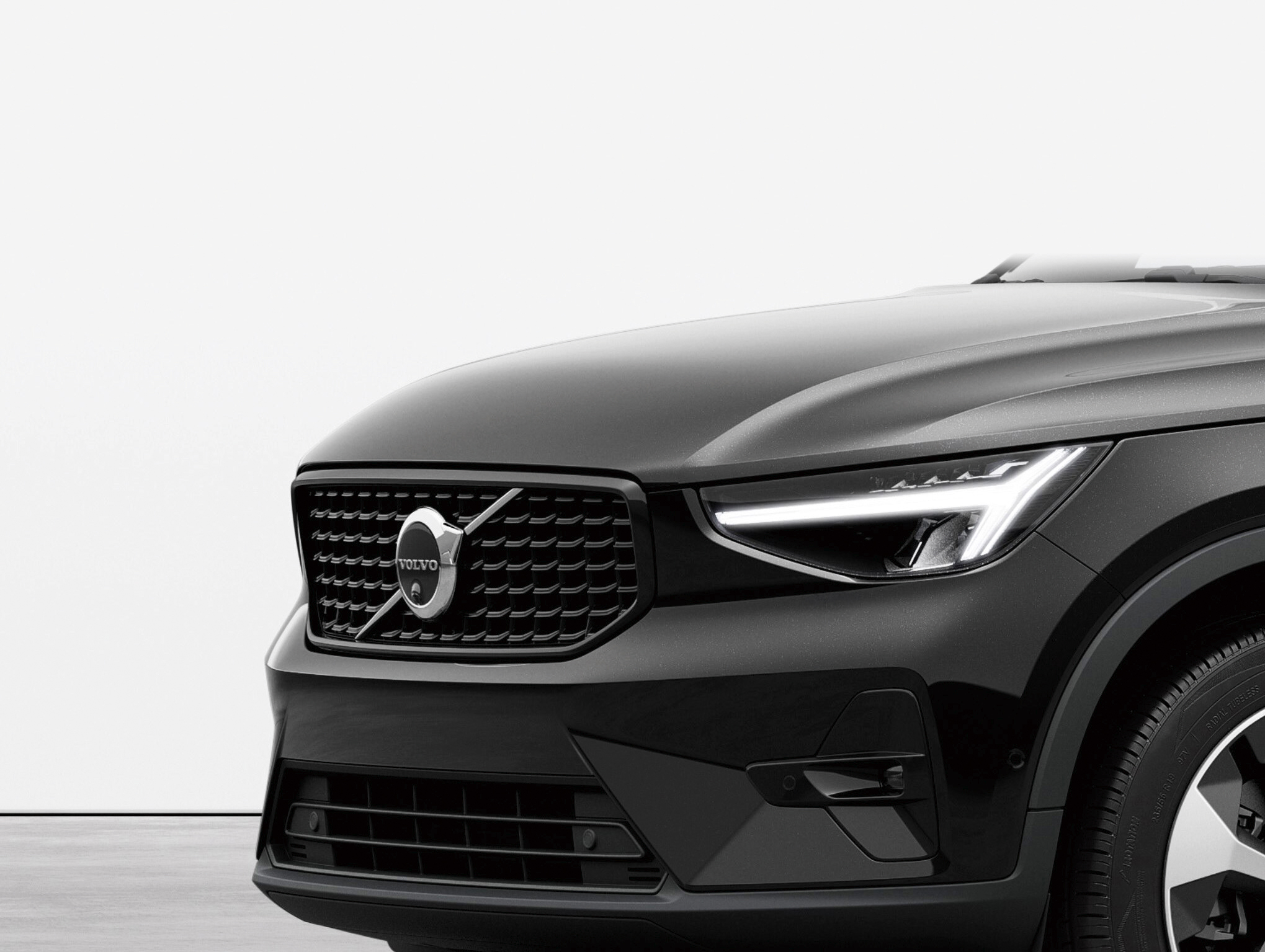 VOLVO_XC40_Dark_Edition_2024-4.jpg