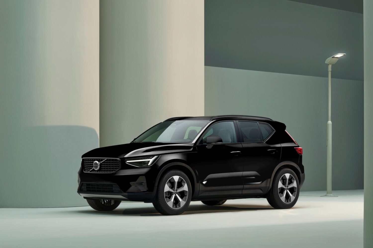 VOLVO_XC40_Dark_Edition_2024-8